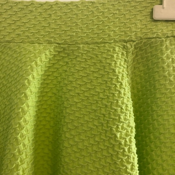 H&M Skater Skirt - Gorgeous Spring Green - Picture 2 of 4